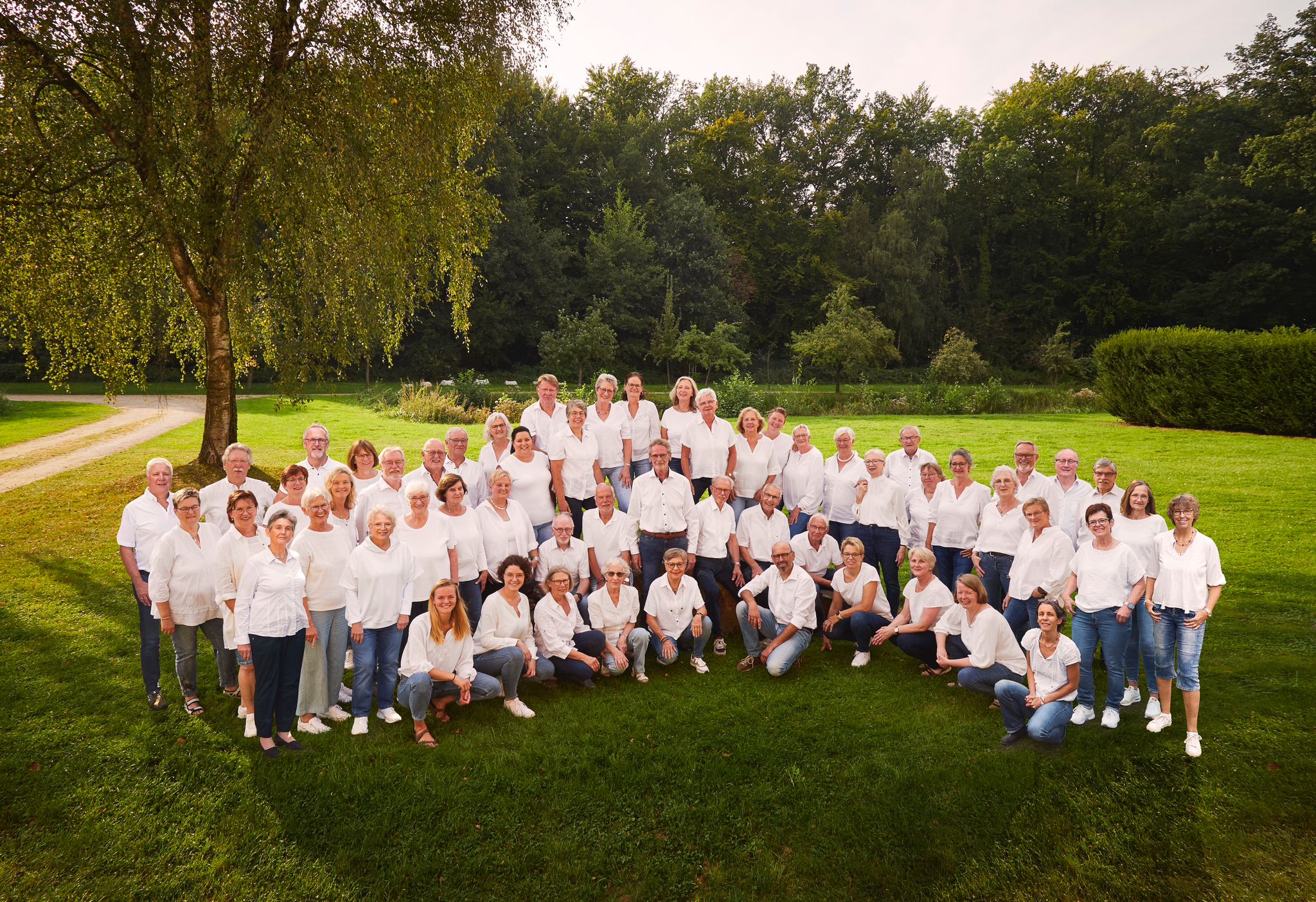 Der Chor Cantabile gemeinsam im Park